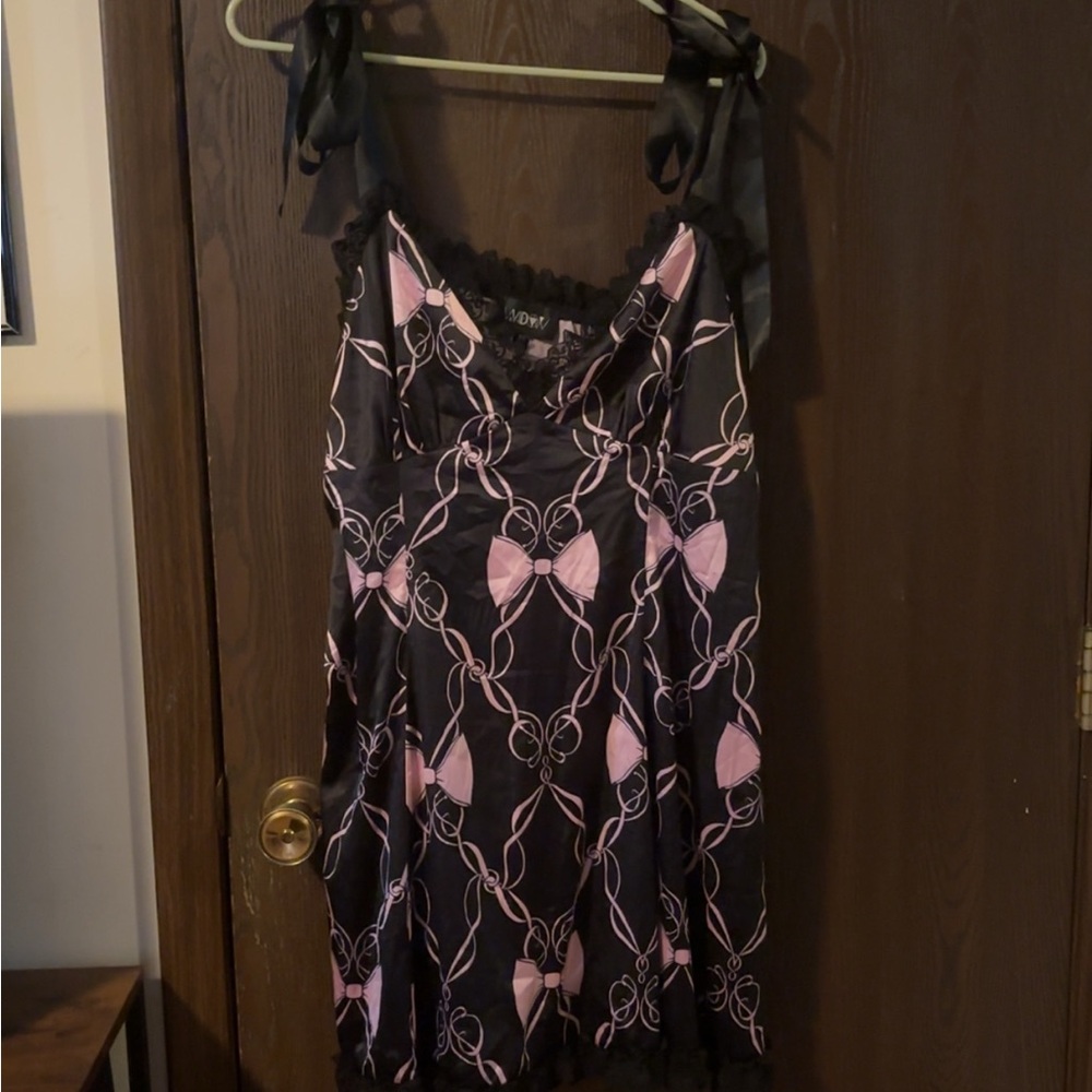 Black and Pink Bow Patterned Silk Sleep Dress